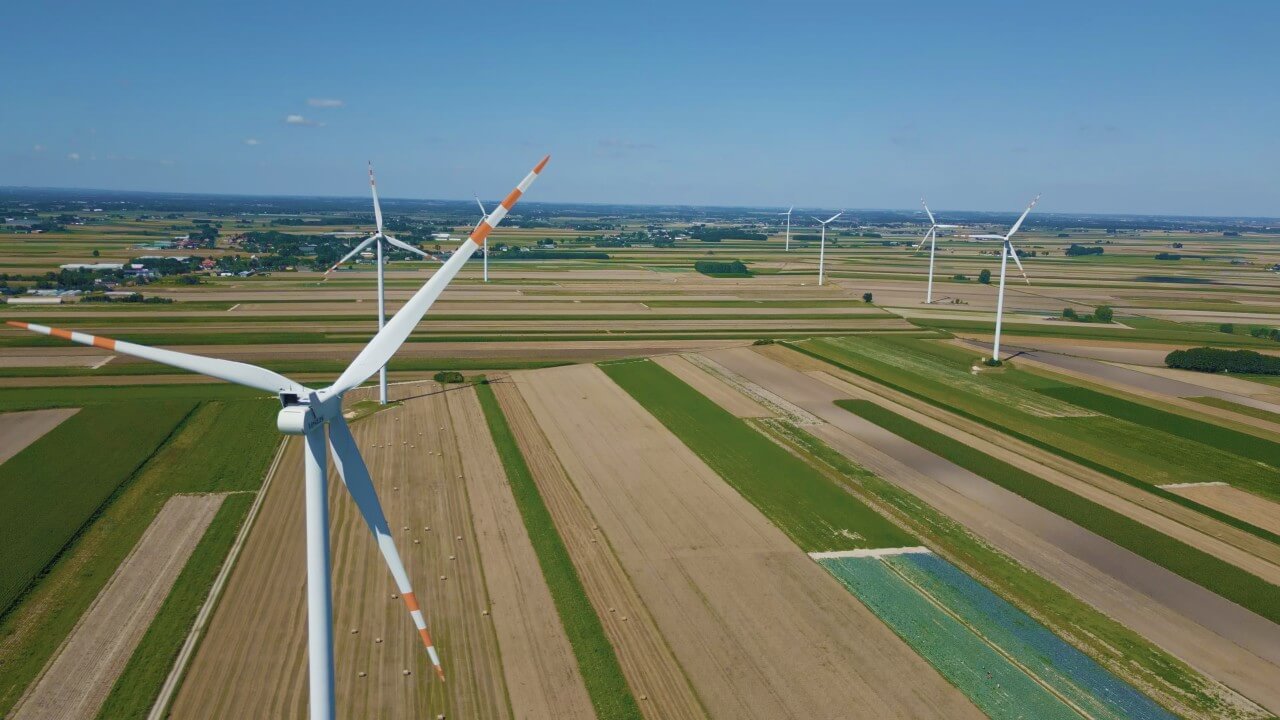 Grupa ORLEN kupuje kolejne farmy fotowoltaiczne i wiatrowe