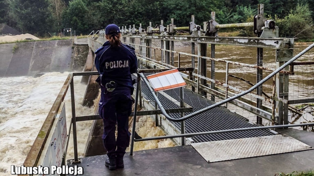 Fala powodziowa uderzy we wtorek - Szprotawa i Żagań przygotowują się na najgorsze