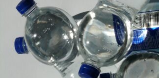 Butelki wody mineralnej